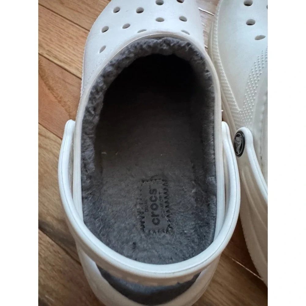 Crocs Kids Classic Fuzz Lined Clog White Grey Fur Size J5 203506-100